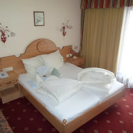 Edelweiss 3*